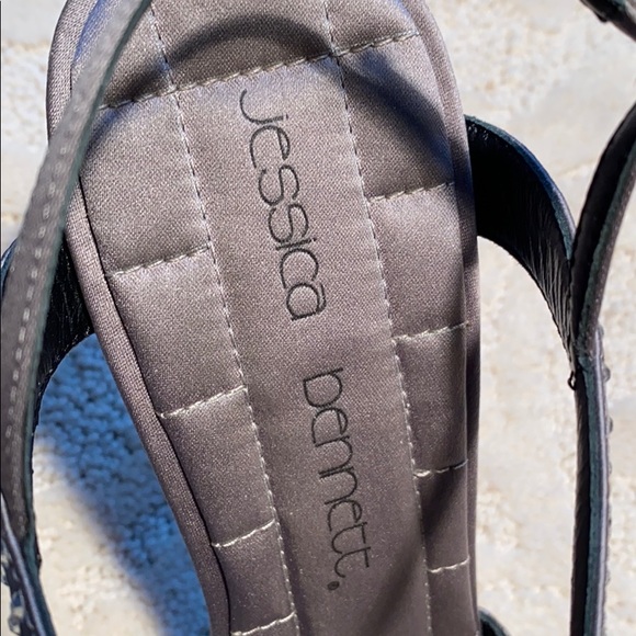 Gray jeweled heels - Picture 8 of 10